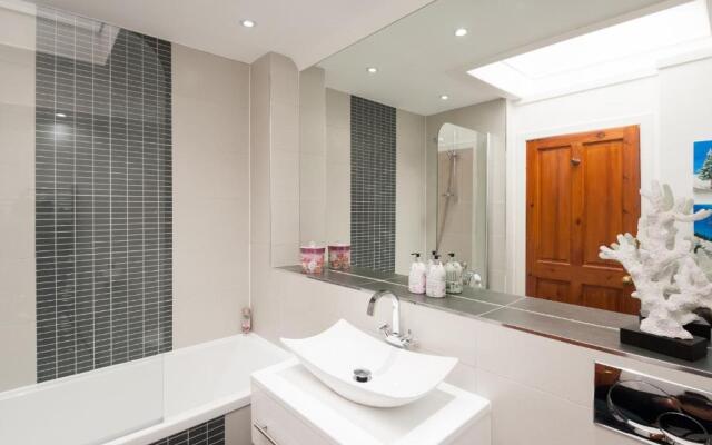 The Traquair Park Residence