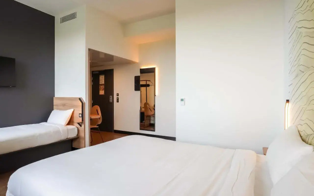 B&B HOTEL Paris Porte d'Orléans