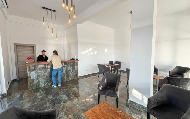 Ni Marin Hotel