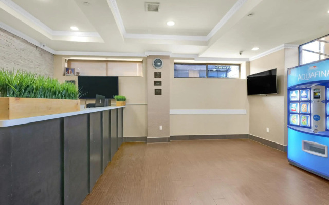 Hotel Pergola JFK Airport