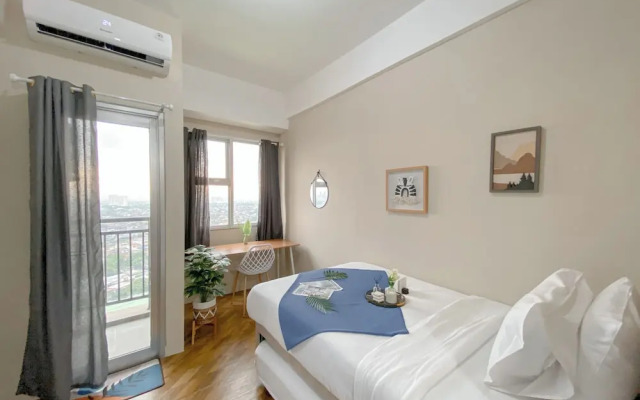 Relaxing Studio Apartment At Transpark Juanda Bekasi Timur