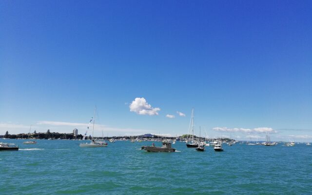 Sea View Princes Wharf Apartments