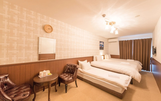 Floral Green Maple House