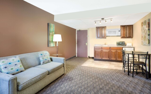 Howard Johnson & Suites By Wyndham Miramichi