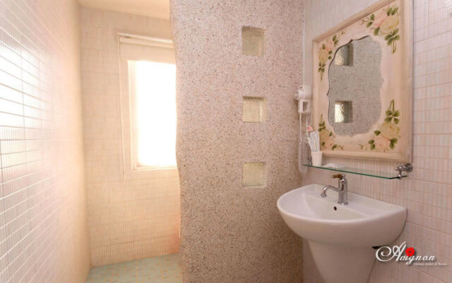 Kenting Avignon B&B - Hotel Flower