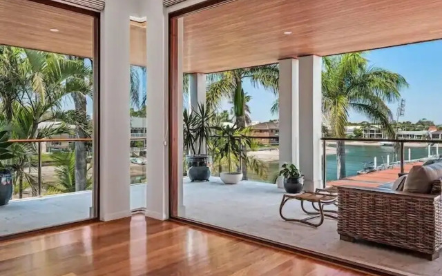Lux Tropical Haven Mooloolaba Moonda5