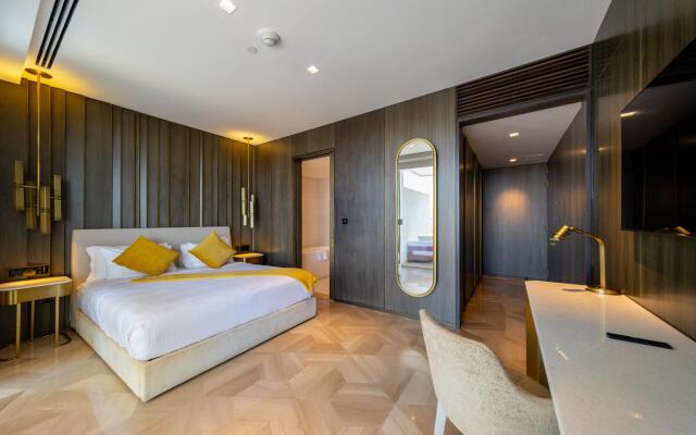 DXB - Five - 31006 - PJ