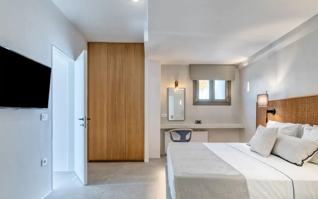 Live and Travel Greece