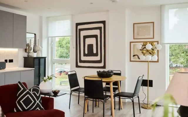 The Tottenham Hale Crib - Trendy 2bdr Flat With Balcony