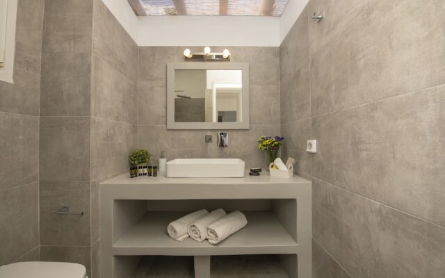 Serene Villa by Stylish Stays