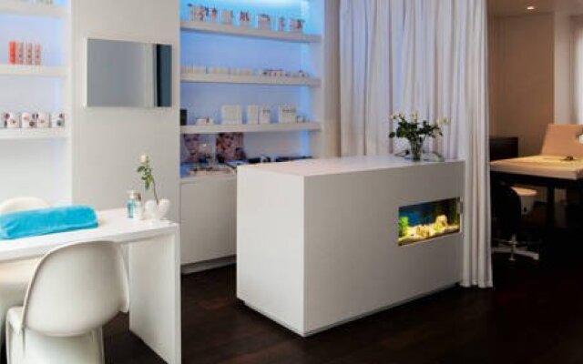 Azur Beauty & Wellness