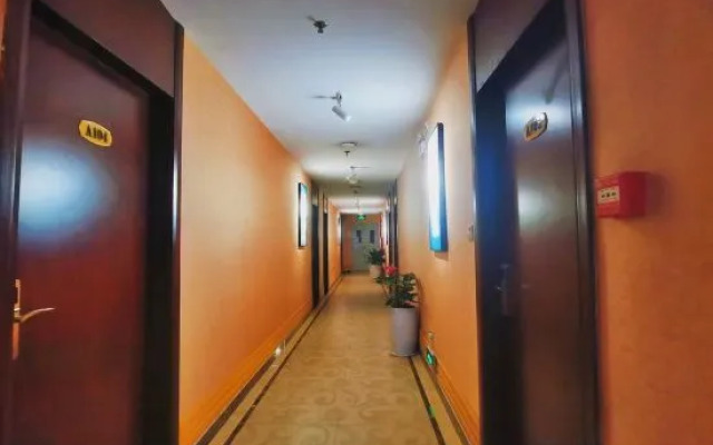 Guangzhou T Hotel (ChangPan Subway Station)