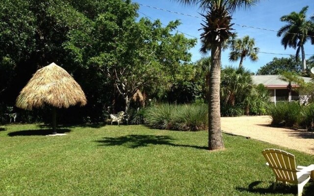Driftwood #4 - Dog Friendly! Nightly Stays Allowed! 2 Bedroom Cottage