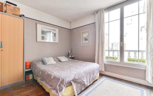Apartment at the Foot of the Castle of Vincennes
