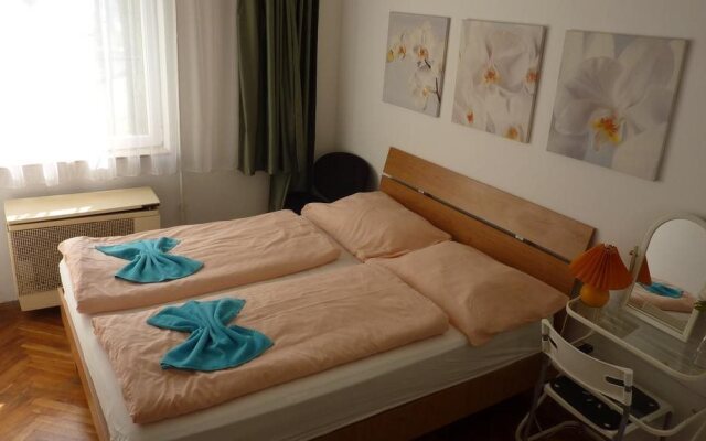 Plaza Hostel