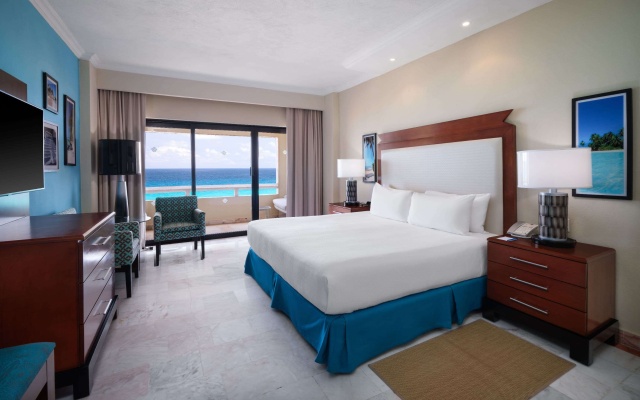 Wyndham Grand Cancun All Inclusive Resort & Villas