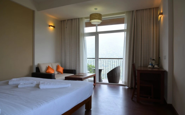 Shola Crown Resort - Munnar