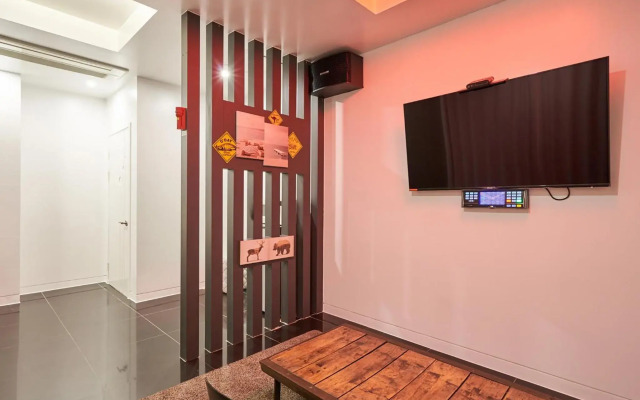 Show Hotel