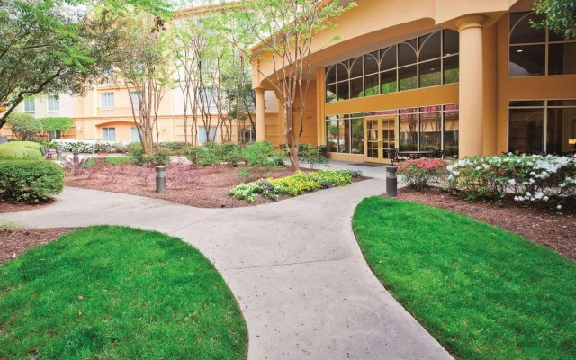 La Quinta Inn and Suites by Wyndham Univ Area Chapel Hill