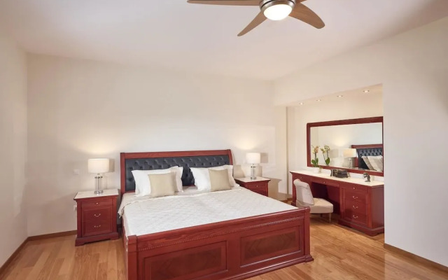 Mont Bleu Luxury Villa
