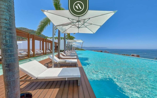 Luxury 1BR Condo - Rooftop Pool - Bay View