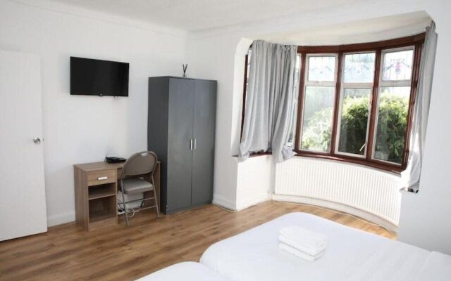 OYO Timi Holiday Homes