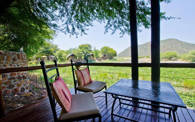 Tau Game Lodge