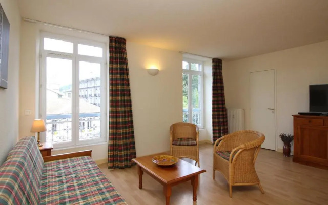 Appartement La Bourboule, 2 pièces, 5 personnes - FR-1-608-56