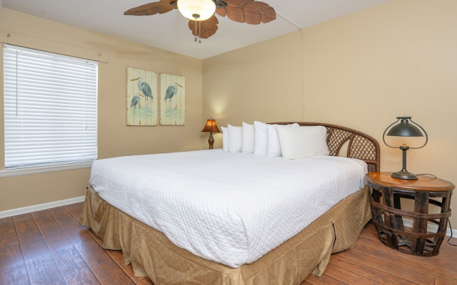 Breakers 43 2 Bedroom Condo
