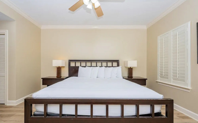 Phoenix Ix 907 2 Bedroom Condo