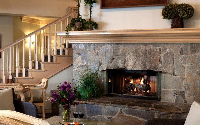 Blue Lantern Inn, A Four Sisters Inn