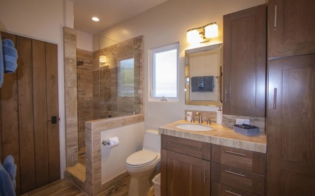 Newly Built Romantic Getaway in Carmel Woods