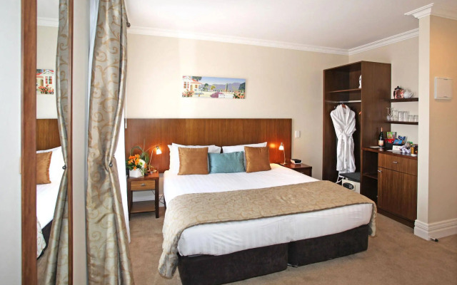 Tuakau Hotel