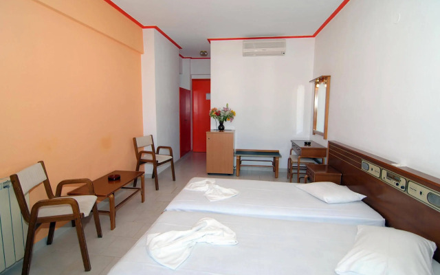 Iris Hotel