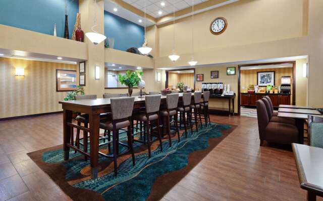 Hampton Inn & Suites Agoura Hills