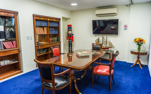 Melia Recoleta Plaza