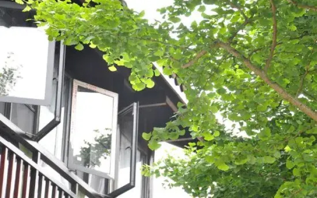 Sun Valley Expert Building