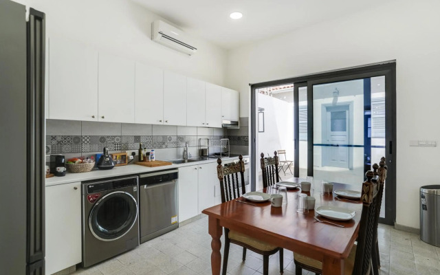 To Hani - Kamara Maisonette