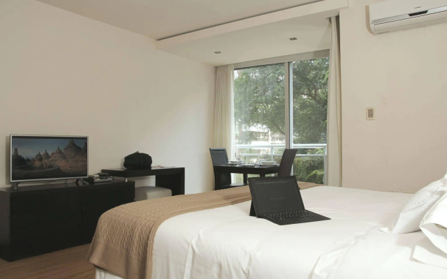 27 Suites Apart Hotel