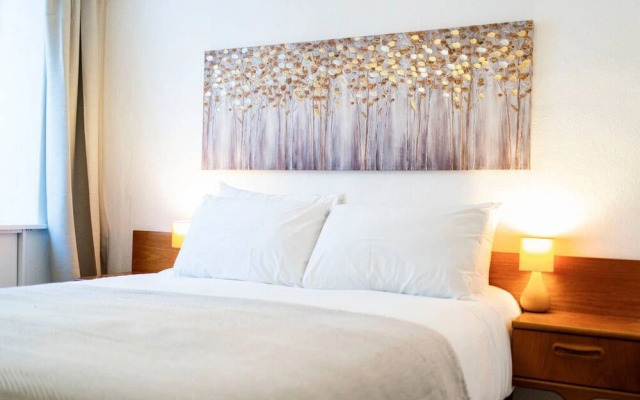 Abbotsford Apartment