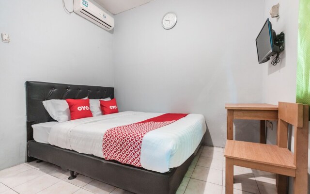 OYO Living 1756 Amira Guest House