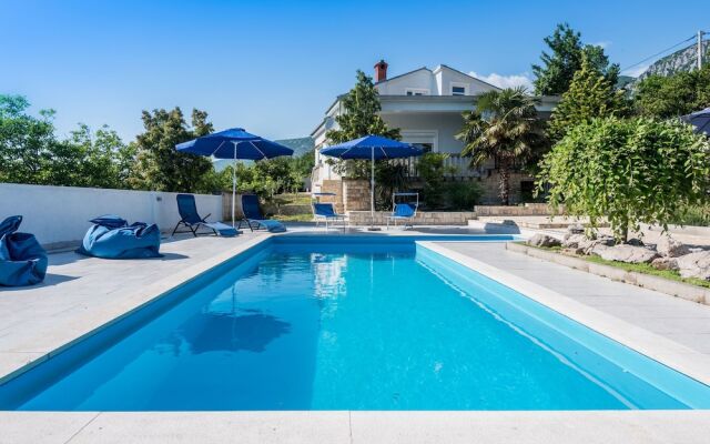 Wonderful Villa With Private Pool Surrounded by Nature