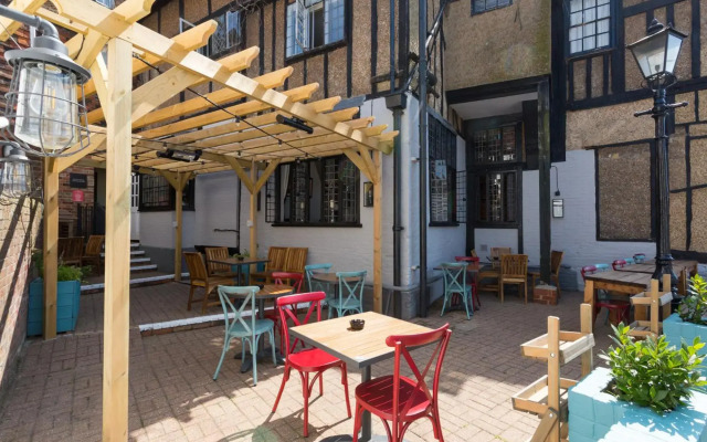 The George Hotel