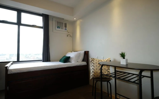 Portovita Tower 2BR 23rd FLR Black Unit W/ Balcony