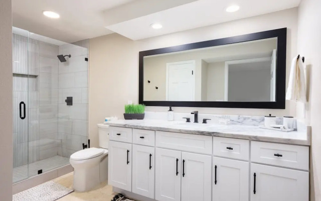 Luxe-paradise Palace-pool-spa-guest House & More!