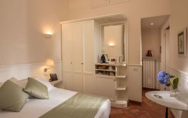 Aenea Superior Inn