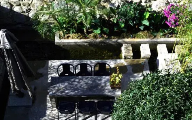 ACME · Yequ Qingshu Inn