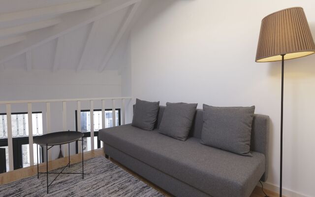 Oporto Invite - River View