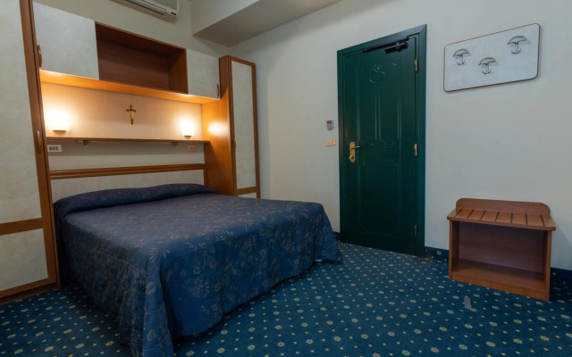 Hotel River