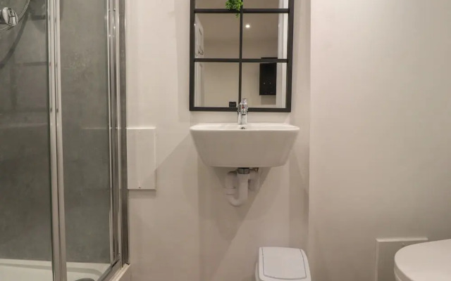 Basement Flat 43